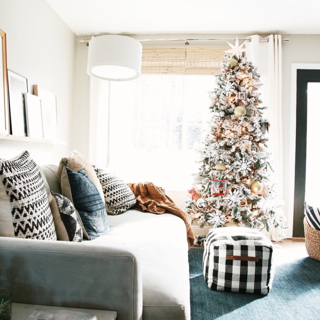Christmas Around the House | Chris Loves Julia