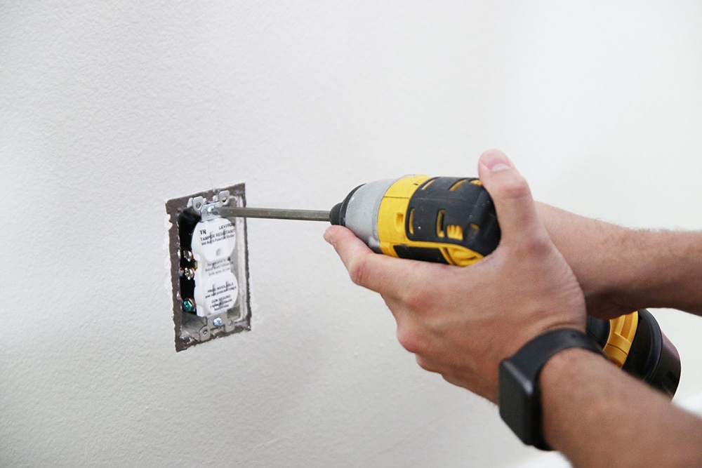 How to Swap Out a Loose (or Broken) Power Outlet