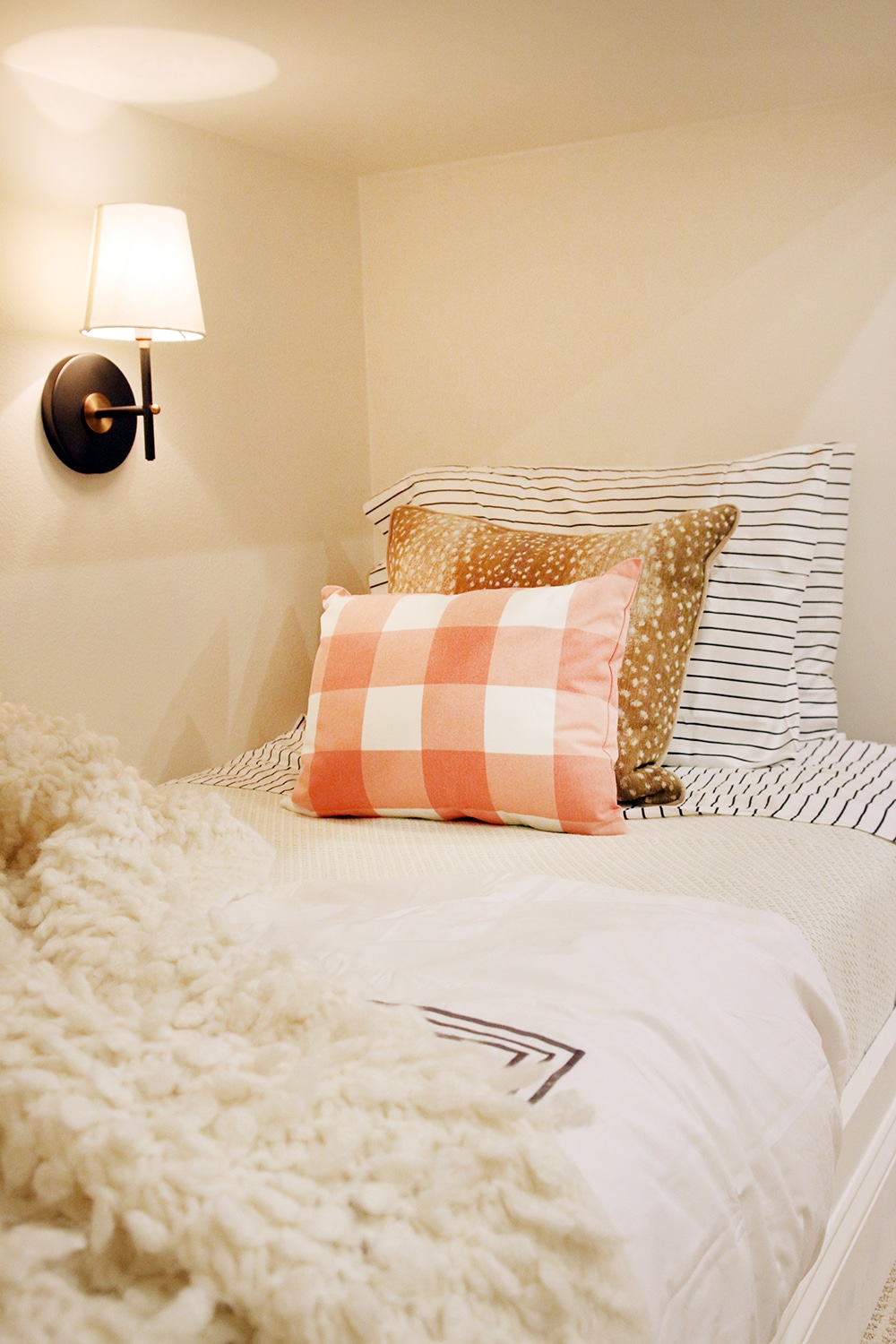 Love this bedding combo!