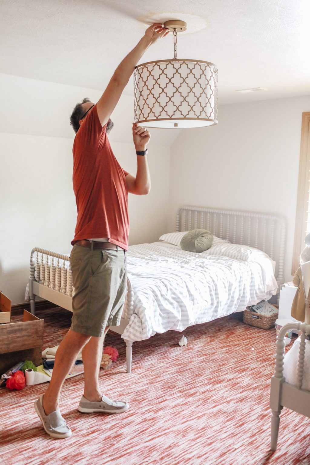 How to swap out a light fixture