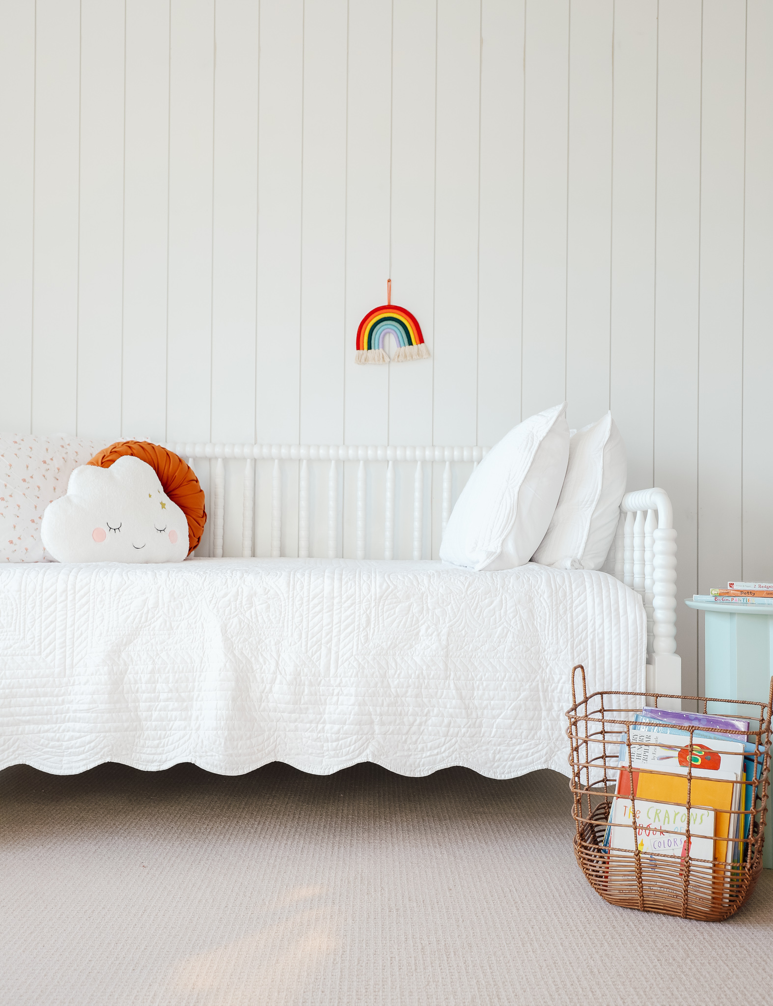 daybed little girl room