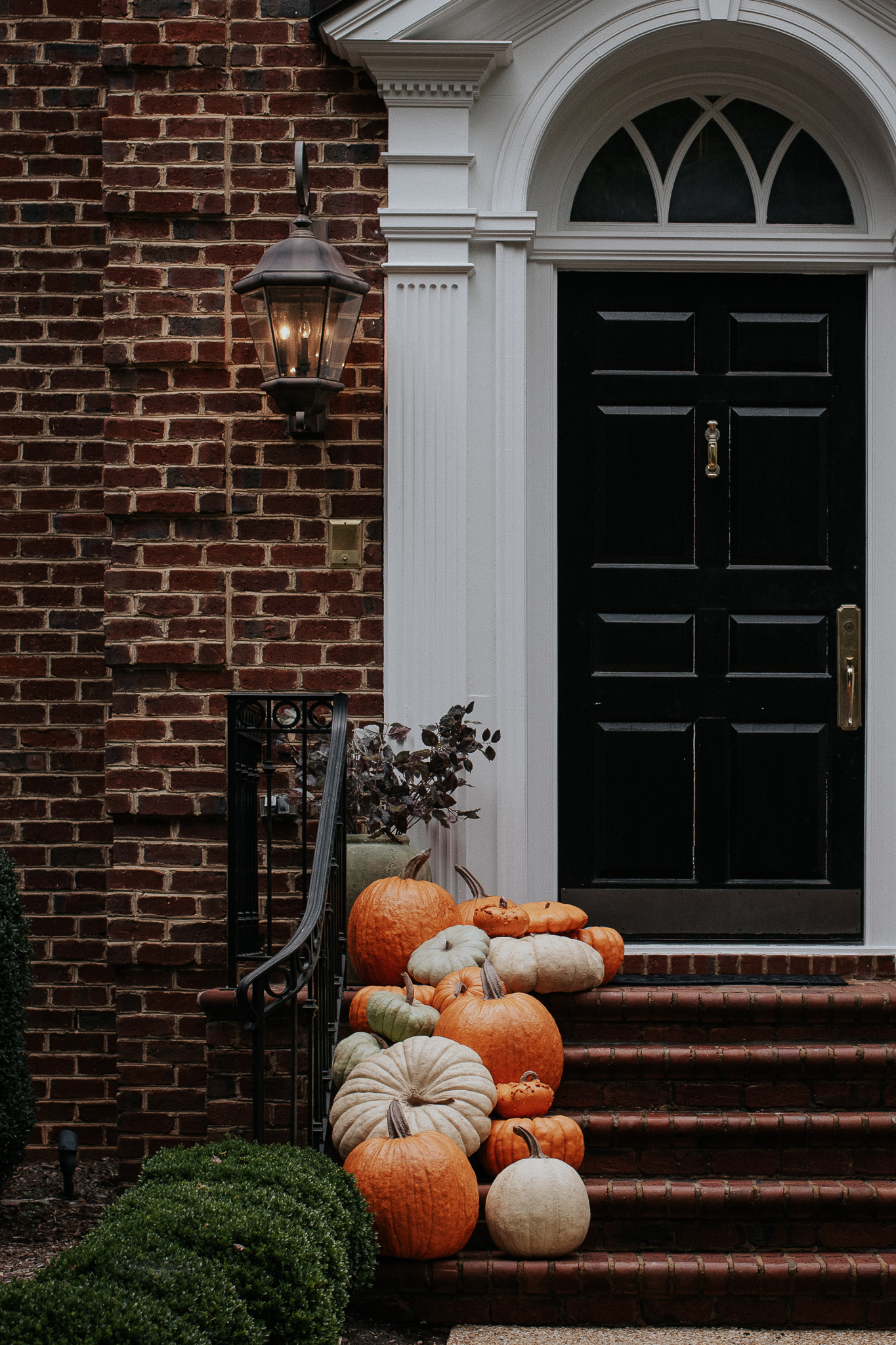 How to Create a Harvest Porch Display That Lasts All Fall