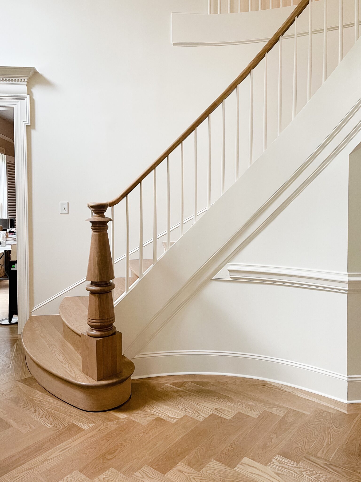 Stair Spindle our Vermont design in Tulipwood  41x900mm ideal for painting. 