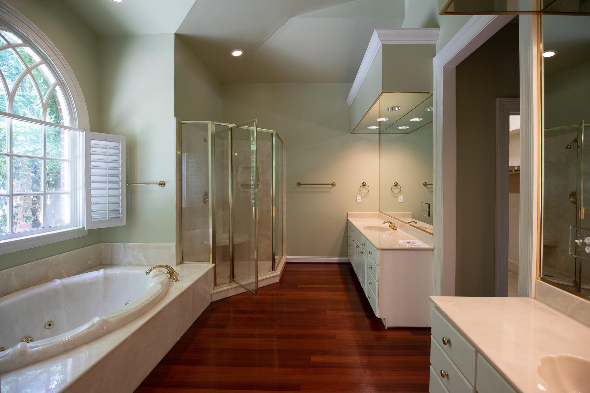 7 Different Kinds of Shower Niches (and Designing Ours!) - Chris Loves  Julia
