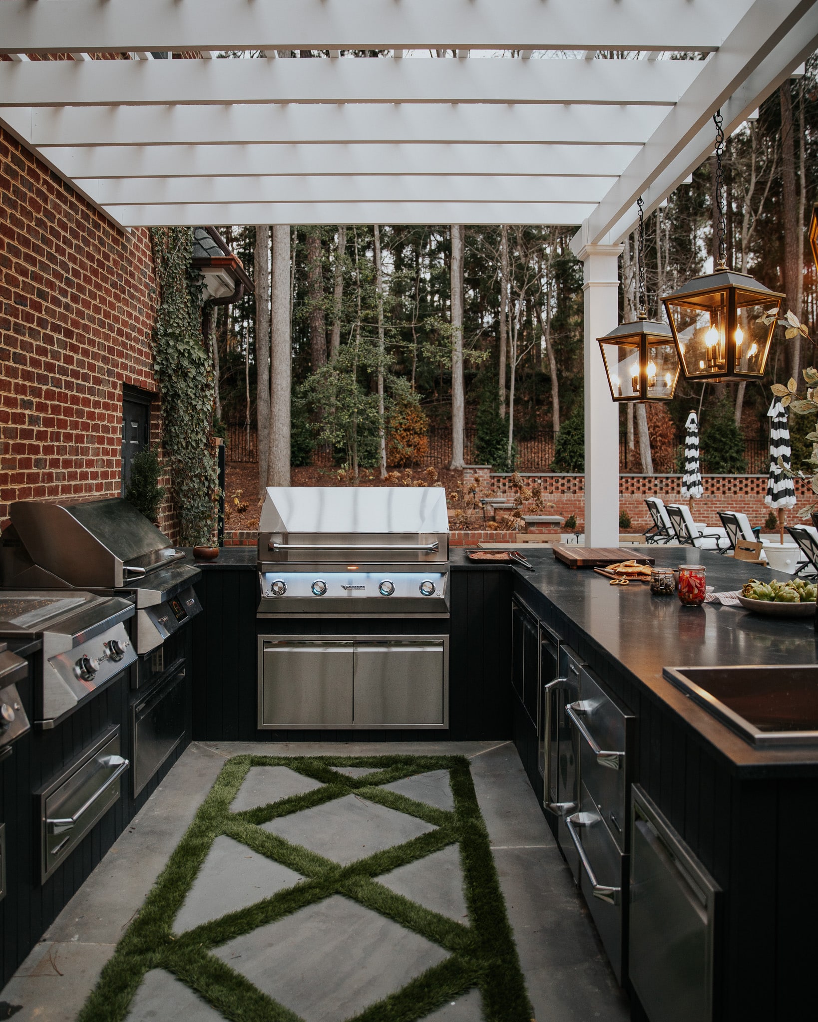 12 Fabulous Kitchen Designs With Indoor Built In Grill  Outdoor kitchen,  Outdoor kitchen appliances, Built in grill