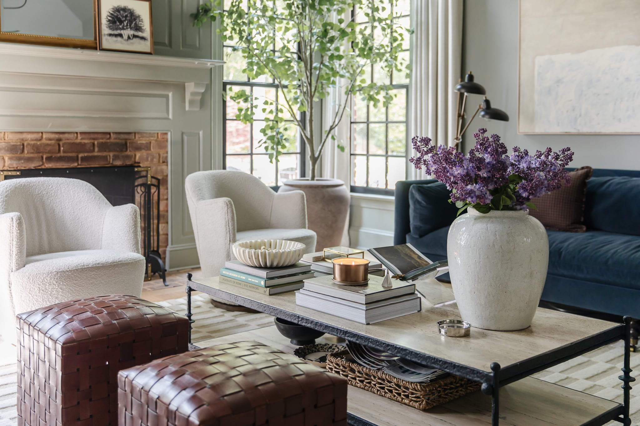 Chris Loves Julia | Living room coffee table and ottomans